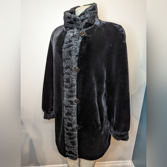 NOVELTI Black Modacrylic Luxury Cuddly Soft Faux Fur Coat. Size 5/6 P - Picture 5 of 12